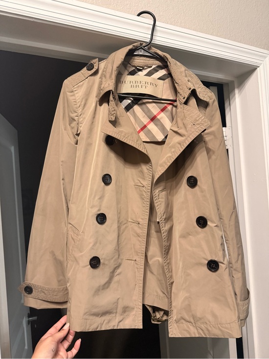 Burberry Jackets & Blazers - Burberry Tan Double-Breasted Short Trench Coat